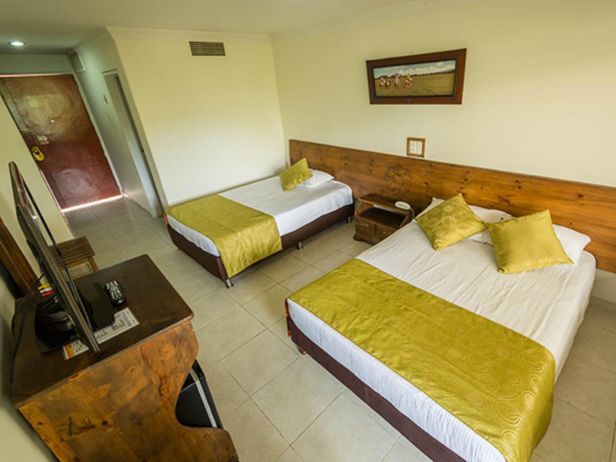 Hotel Del Llano Вилавиченцио Екстериор снимка