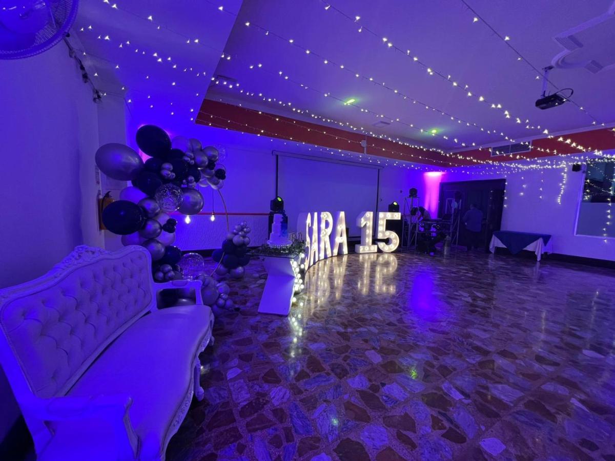 Hotel Del Llano Вилавиченцио Екстериор снимка