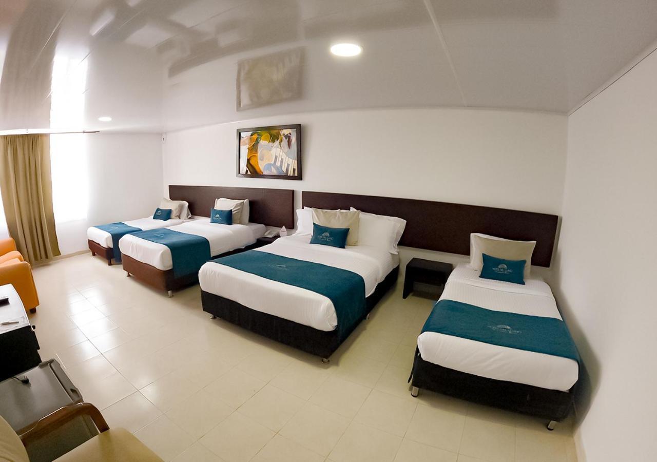 Hotel Del Llano Вилавиченцио Екстериор снимка